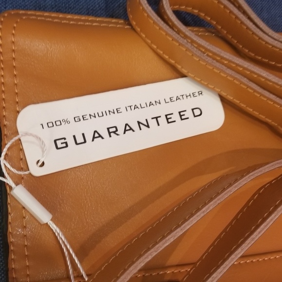 Crossbody 100% Italian Leather - Picture 6 of 7